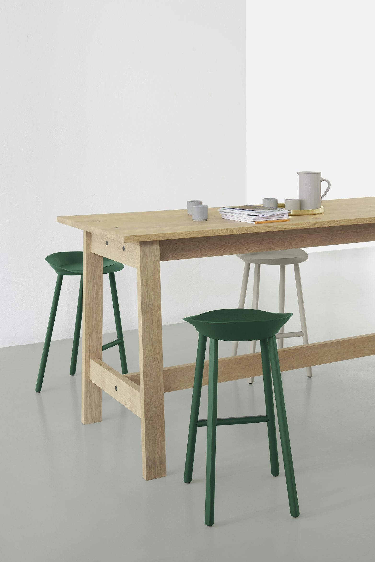 e15 basis high table with jean stool