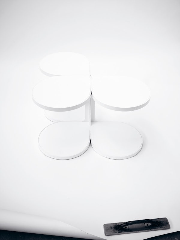 Coot side table Gordon Guillaumier tacchini 2