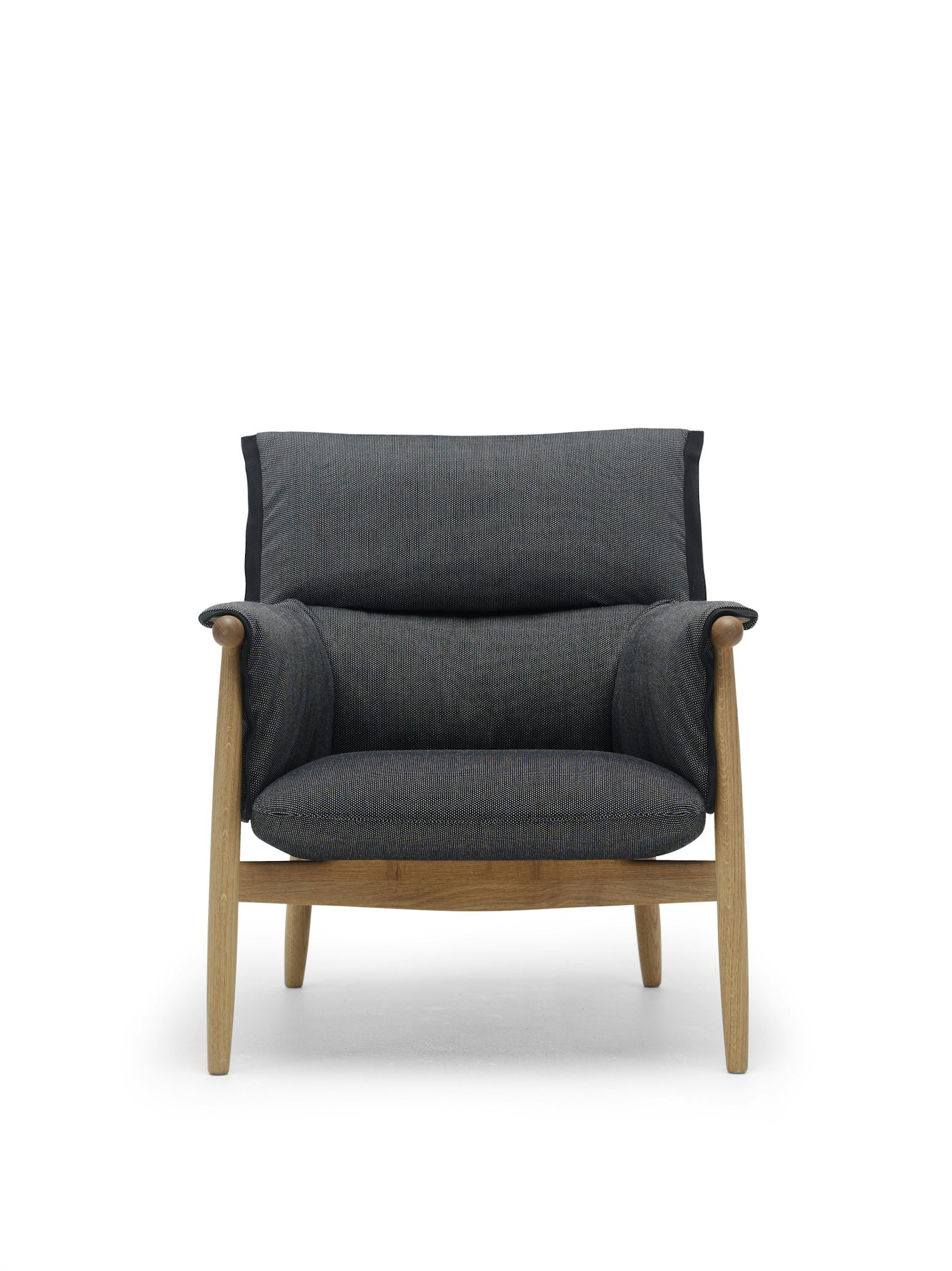E015 Embrace Lounge Chair EOOS Carl Hansen 2