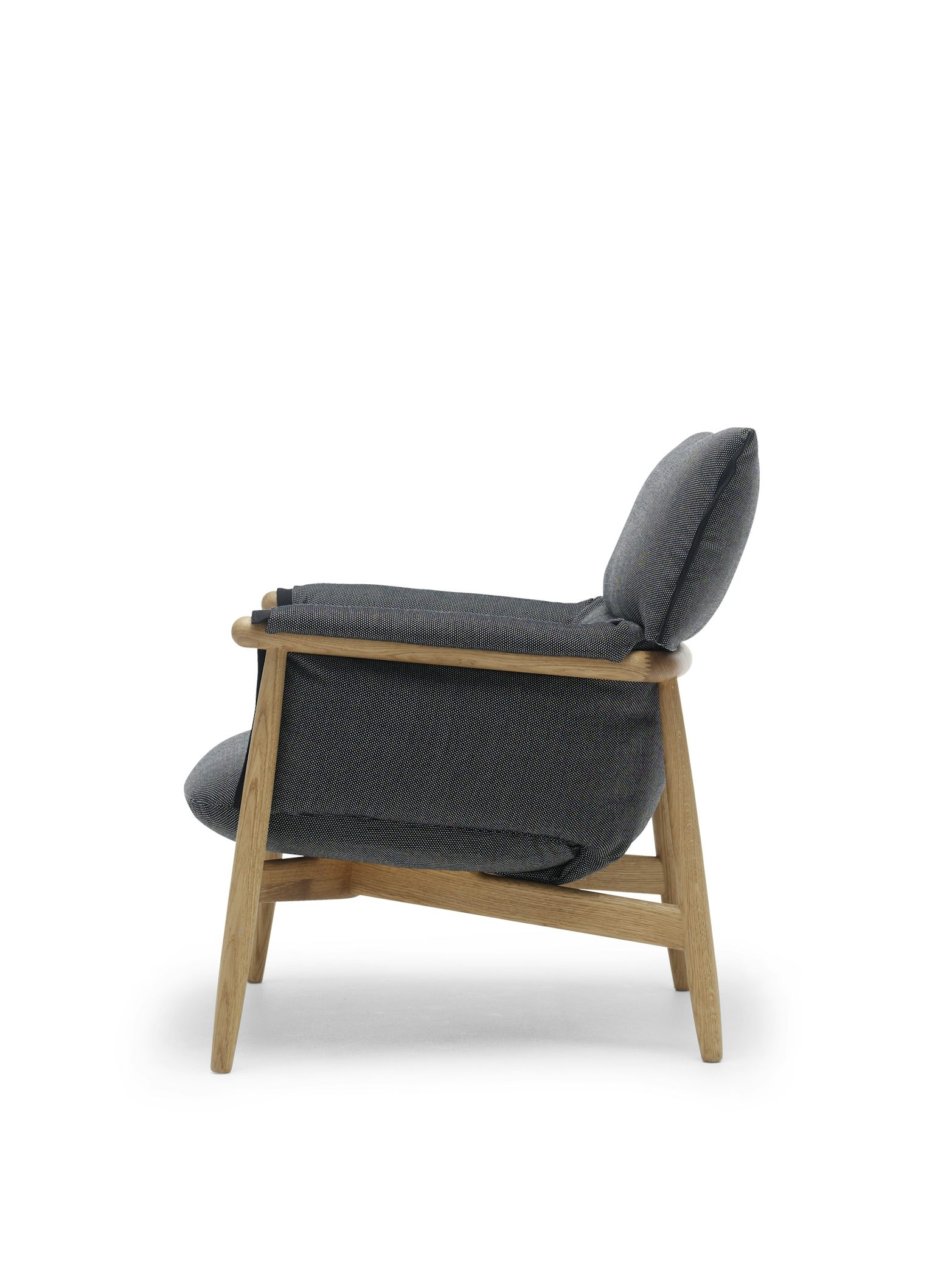E015 Embrace Lounge Chair EOOS Carl Hansen 4