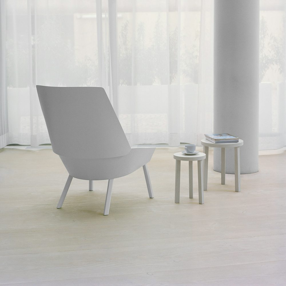 e15 alex nesting tables with eugene lounge chair