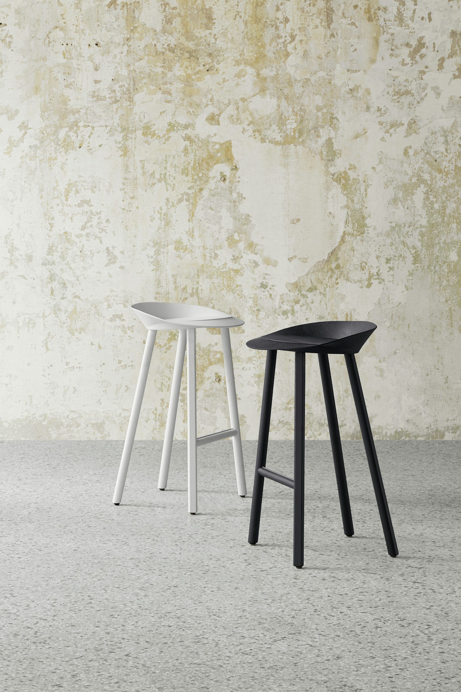 e15 jean stool in black and white