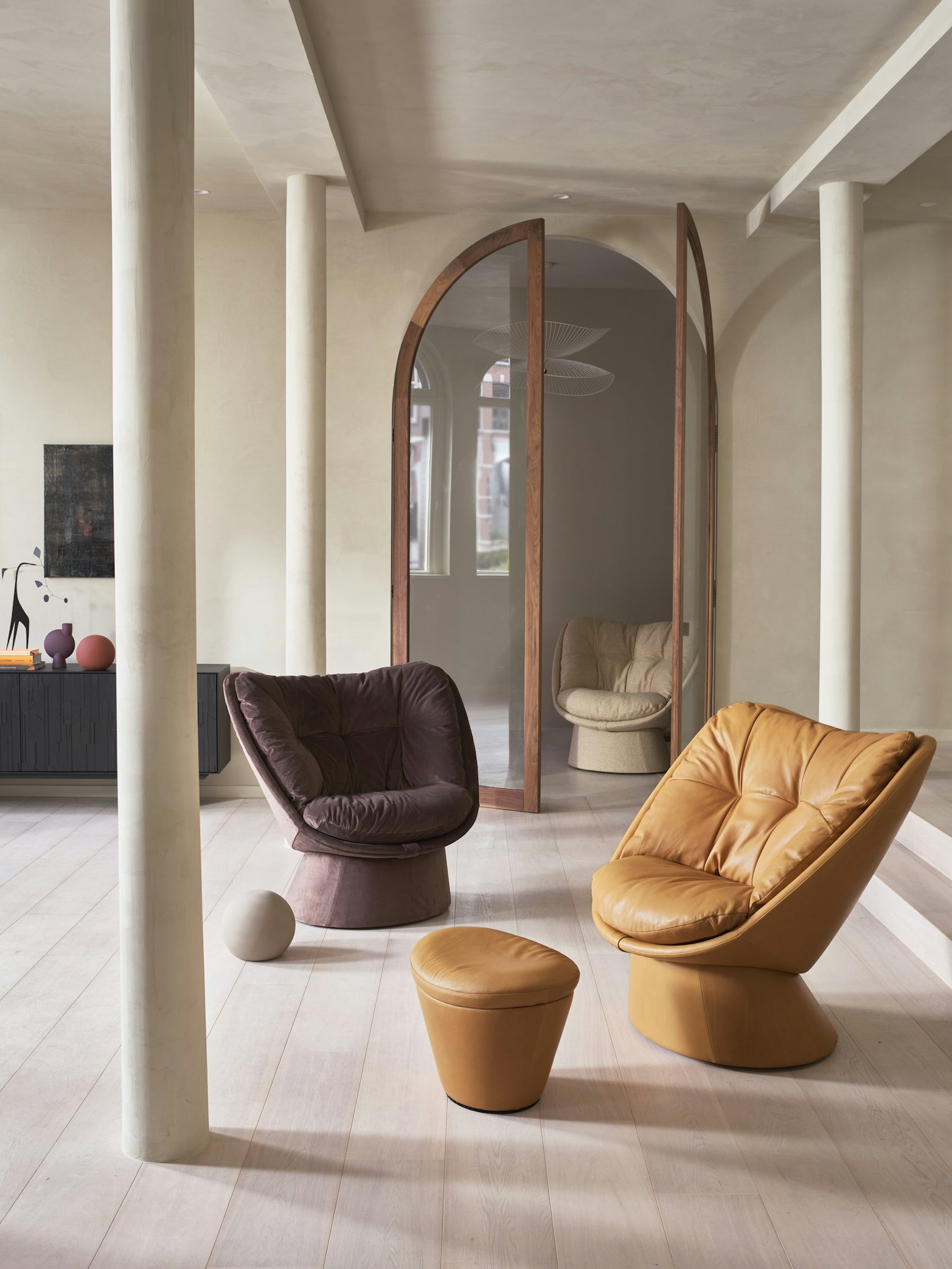 Fabian Lounge Chair Oliver Schick 1