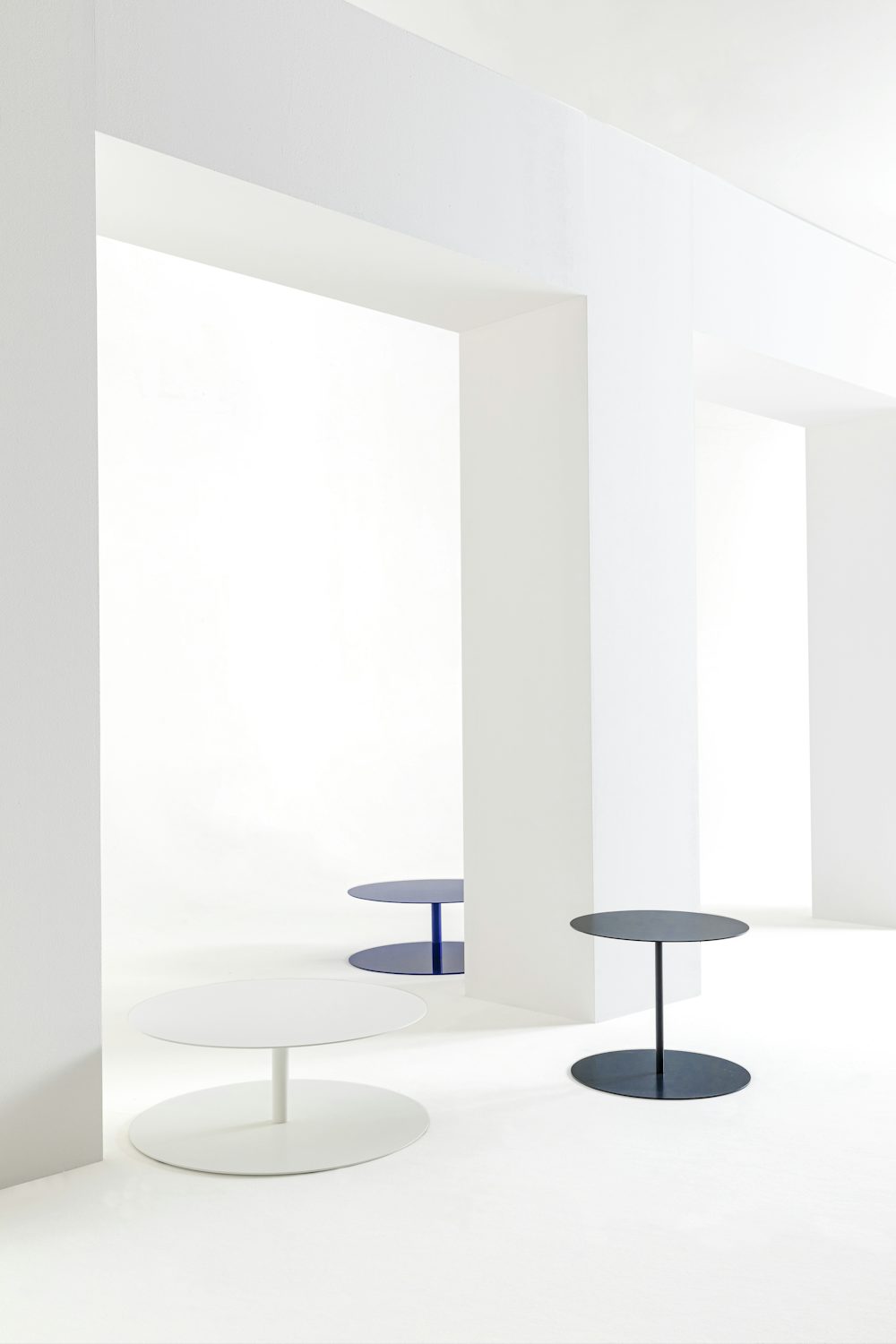 Gong table giulio cappellini 3