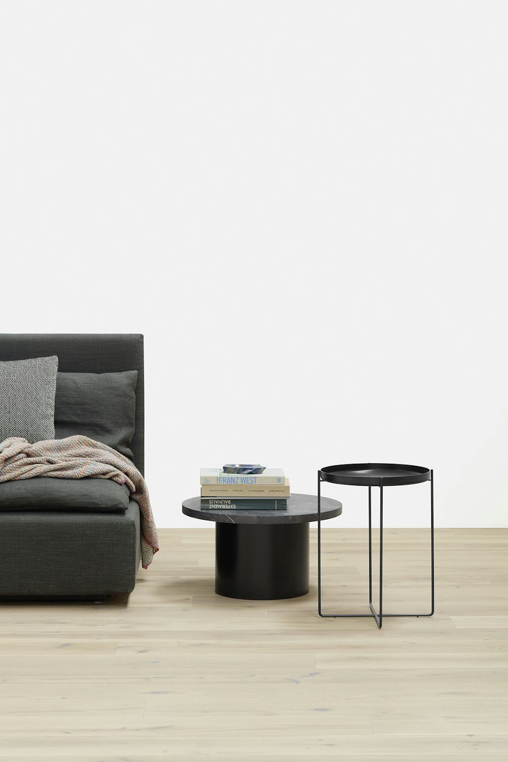 e15 habibi side table with enoki table