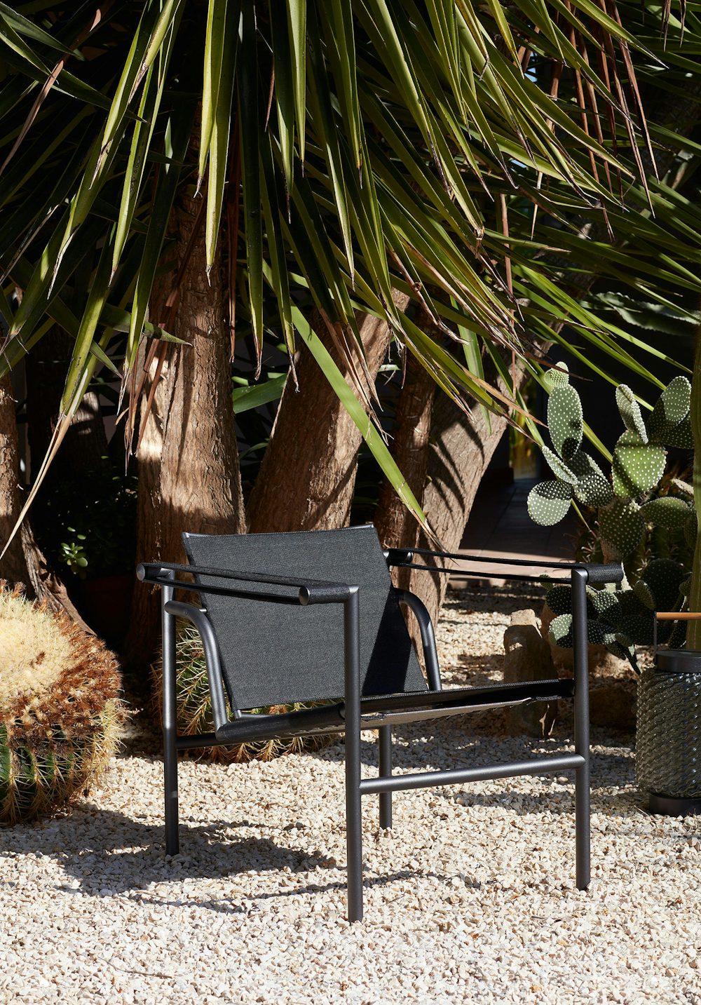 LC1 Outdoor Le Corbusier Perriand Jenneret Cassina