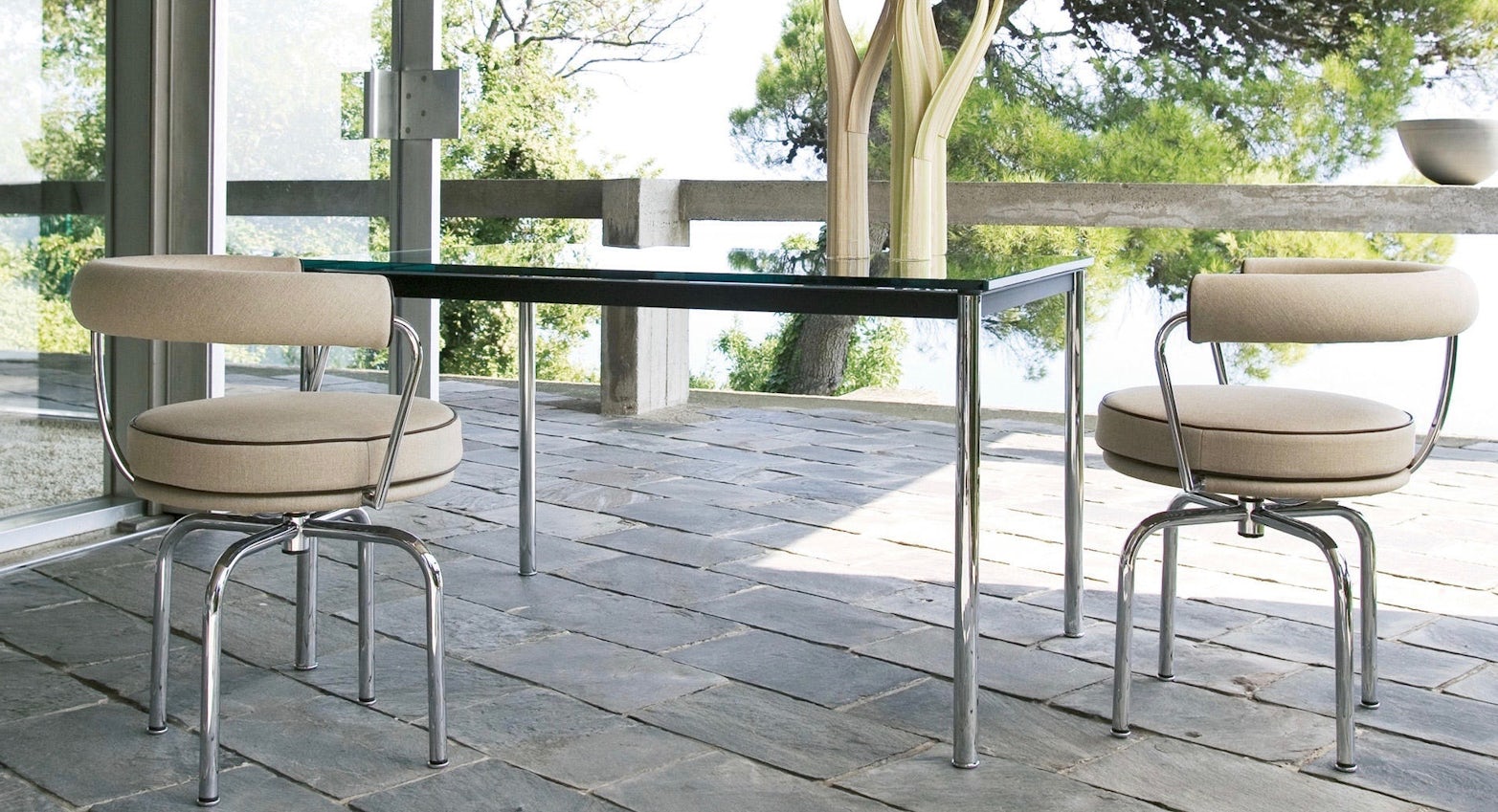 LC10 P high table Corbusier Jeanerett Perriand Cassina 4