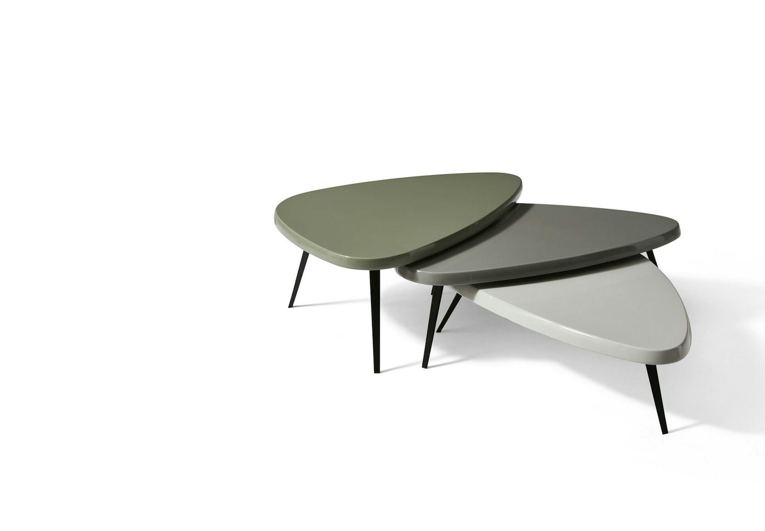 Mexique Outdoor Low Table Charlotte Perriand Cassina 1
