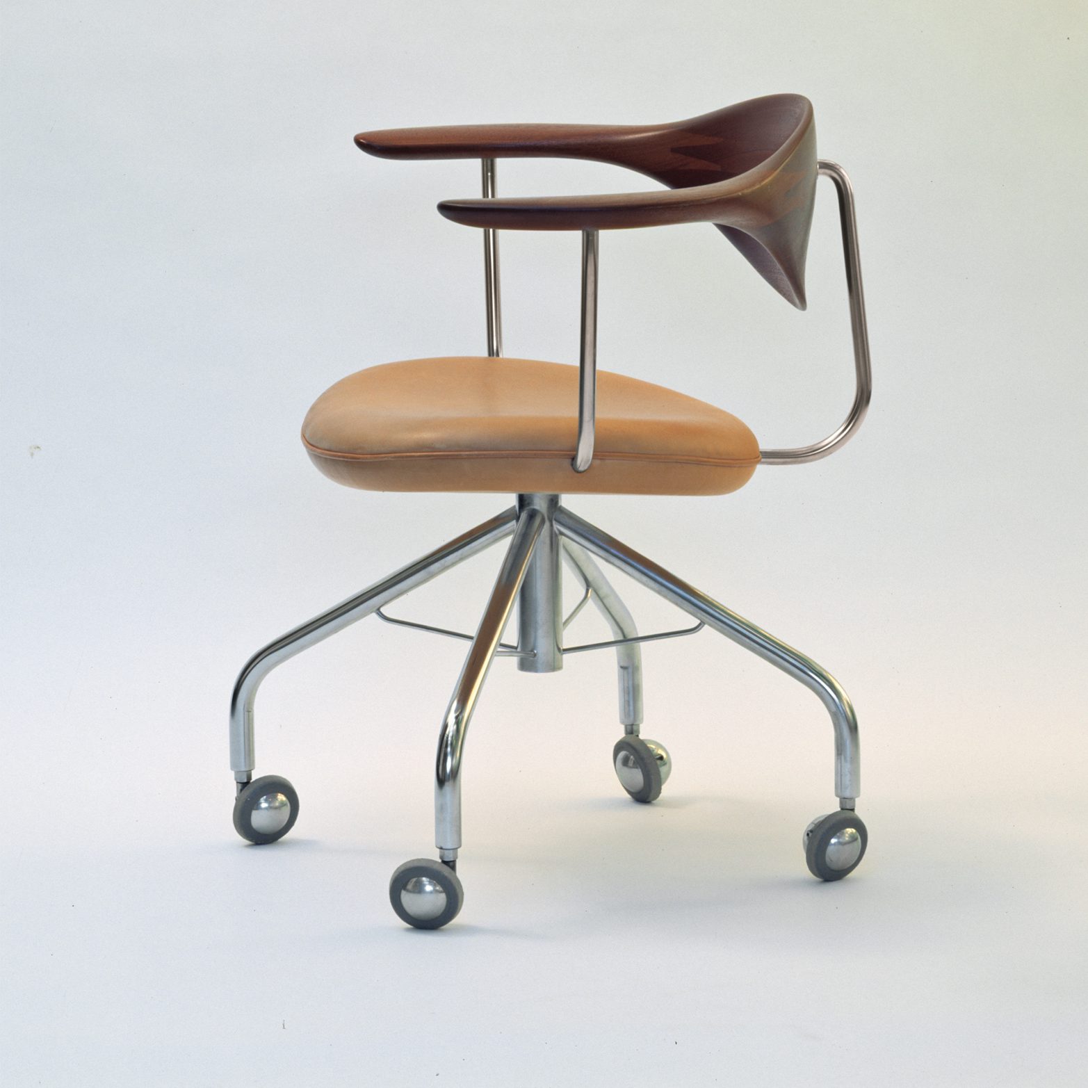 PP Mobler PP502 Swivel Chair Context Gallery 21
