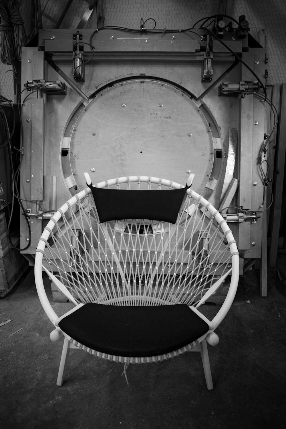 PP Mobler PP130 Circle Chair Context Gallery 12